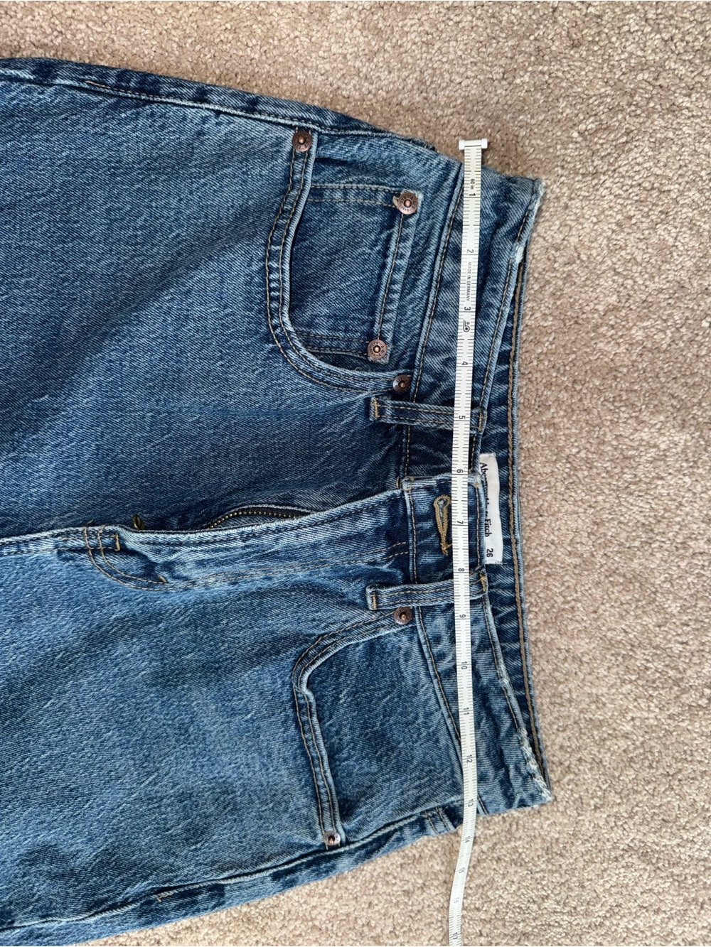Abercrombie & Fitch Curve Love High Rise 90s Relaxed Raw Hem Jean - Picture 4 of 9